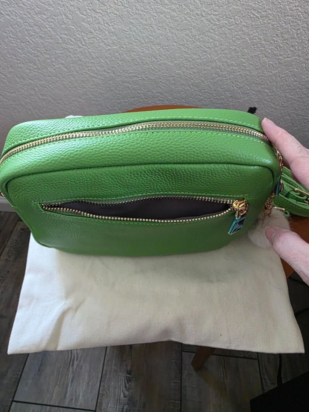 Pom Pom London Original Plus Bag NWT Green Leather Crossbody + 3 Straps & Keyrin - Picture 7 of 13